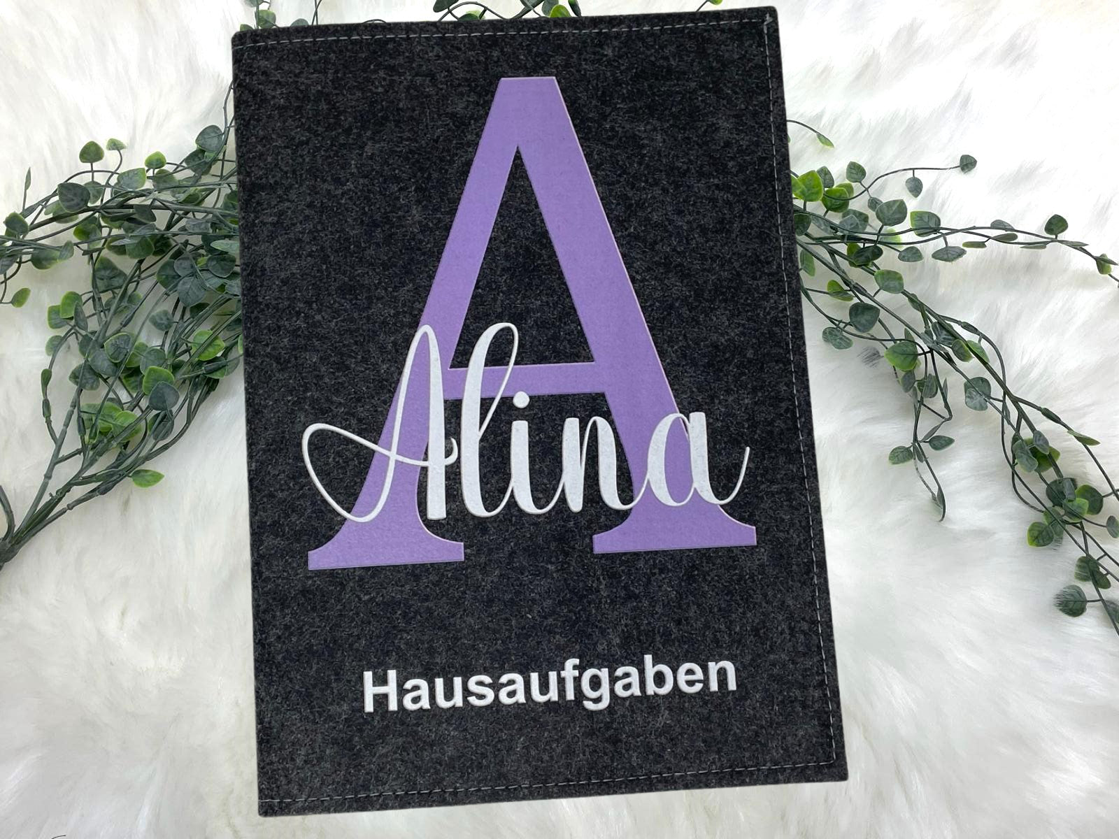 Hausaufgabenheft Hülle Filz Buchstabe lila hell inkl Heft Schulheft Schutzhülle Umschlag Geschenkidee Einschulung personalisierbar mit Namen