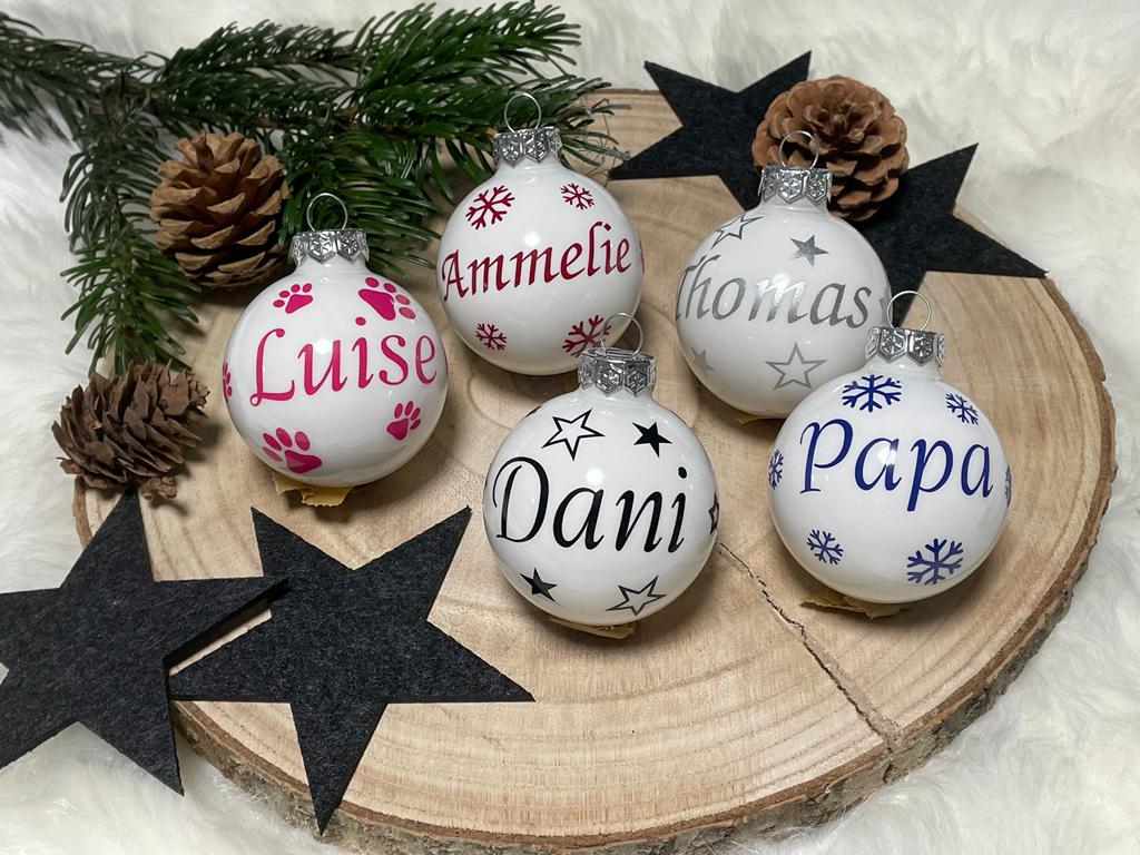 Weihnachtskugel mit Name aus Glas 6cm Wunschtext Weiß Glänzend Personalisierte Christbaumkugel