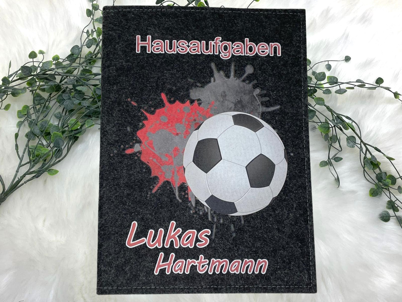 Hausaufgabenheft Hülle Filz Fussball Rot hell inkl Heft Schulheft Schutzhülle Umschlag Geschenkidee Einschulung personalisierbar mit Namen