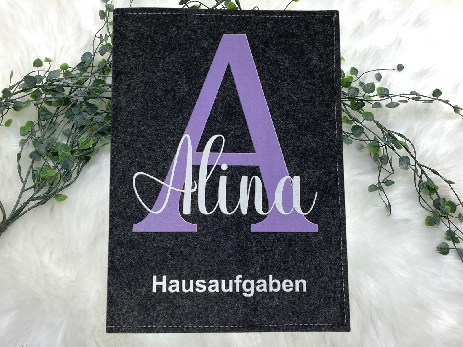 Hausaufgabenheft Hülle Filz Buchstabe lila hell inkl Heft Schulheft Schutzhülle Umschlag Geschenkidee Einschulung personalisierbar mit Namen