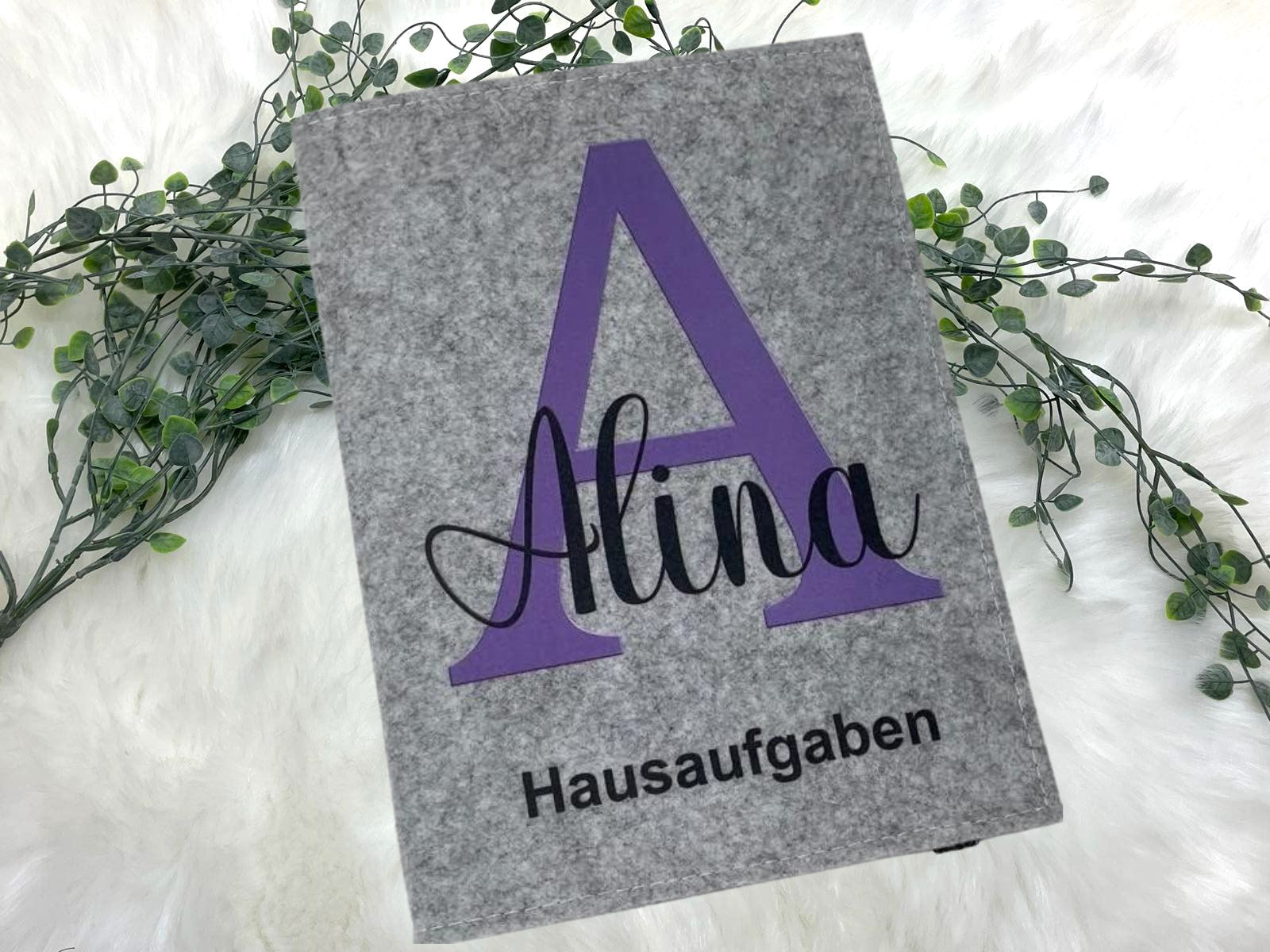 Hausaufgabenheft Hülle Filz Buchstabe lila hell inkl Heft Schulheft Schutzhülle Umschlag Geschenkidee Einschulung personalisierbar mit Namen