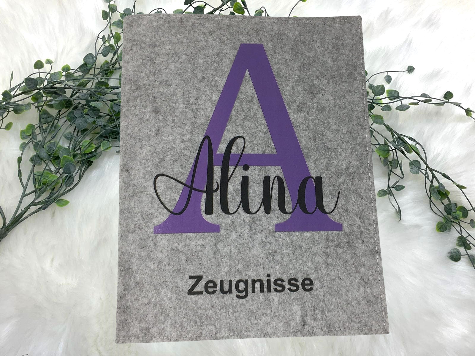 Personalisiertes Filzeugnismappe mit Namen - perfekte Geschenkidee für die Einschulung, bedruckt mit Zeugnismappe