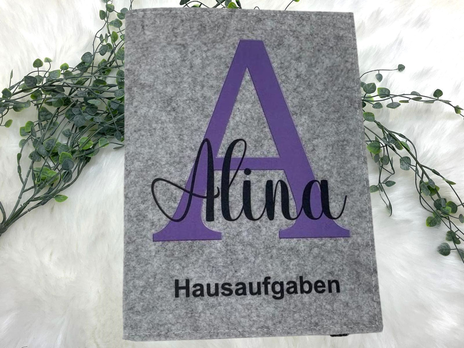 Hausaufgabenheft Hülle Filz Buchstabe lila hell inkl Heft Schulheft Schutzhülle Umschlag Geschenkidee Einschulung personalisierbar mit Namen