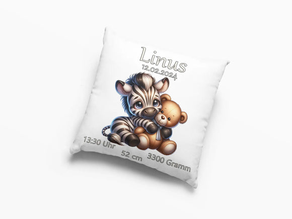 Geburtserinnerung als Kissen mit Zebra-Illustration – emotionales Design mit Zebra und Stoffbär, personalisiert für besondere Momente.