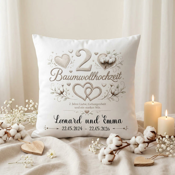 Hochwertiges Satin-Kissen zur Baumwollhochzeit mit individuellem Druck für zwei Jahre Ehe