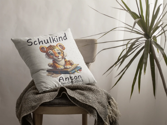 Einschulungskissen für Jungen – Tiger auf Büchern