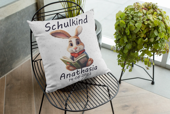 Schulkind-Kissen mit niedlichem Hasen und Namensaufdruck