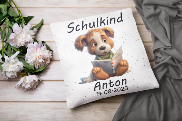 Geschenkidee zum Schulanfang: Kissen mit Hund, Namen und Datum