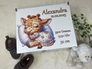personalisierte Erinnerungsbox mit Giraffe auf Kissen als Babygeschenk