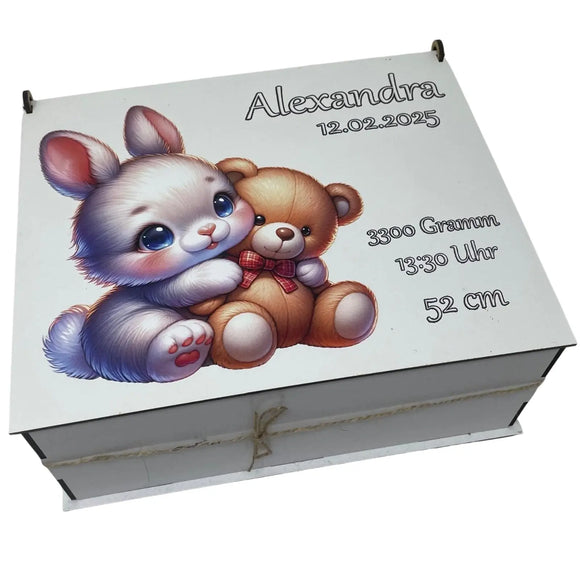 Geschenk zur Geburt mit Name, Datum und süßem Tiermotiv