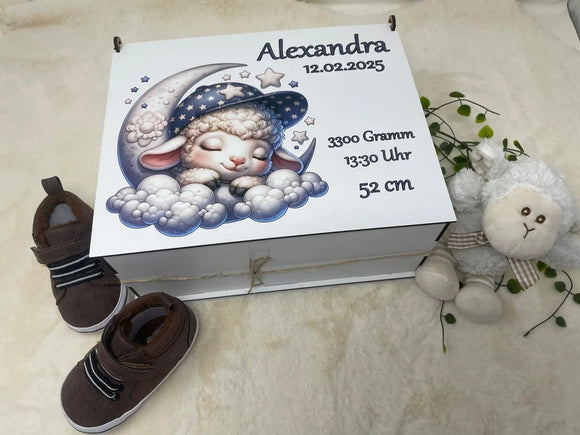 HDF-Box mit Schlaf-Schaf und Personalisierung