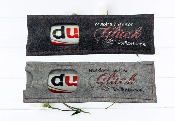 Gastgeschenk Hochzeit aus Filz mit romantischem Aufdruck und Sichtfenster – ohne Inhalt