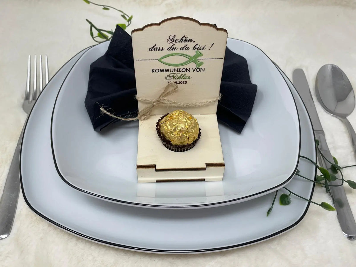 Produktbild von Personalisierte Süßigkeiten Gastgeschenk Hochzeit Schokolade – Banderolen „ Schön, Dass Du Da Bist Kommunion Deko