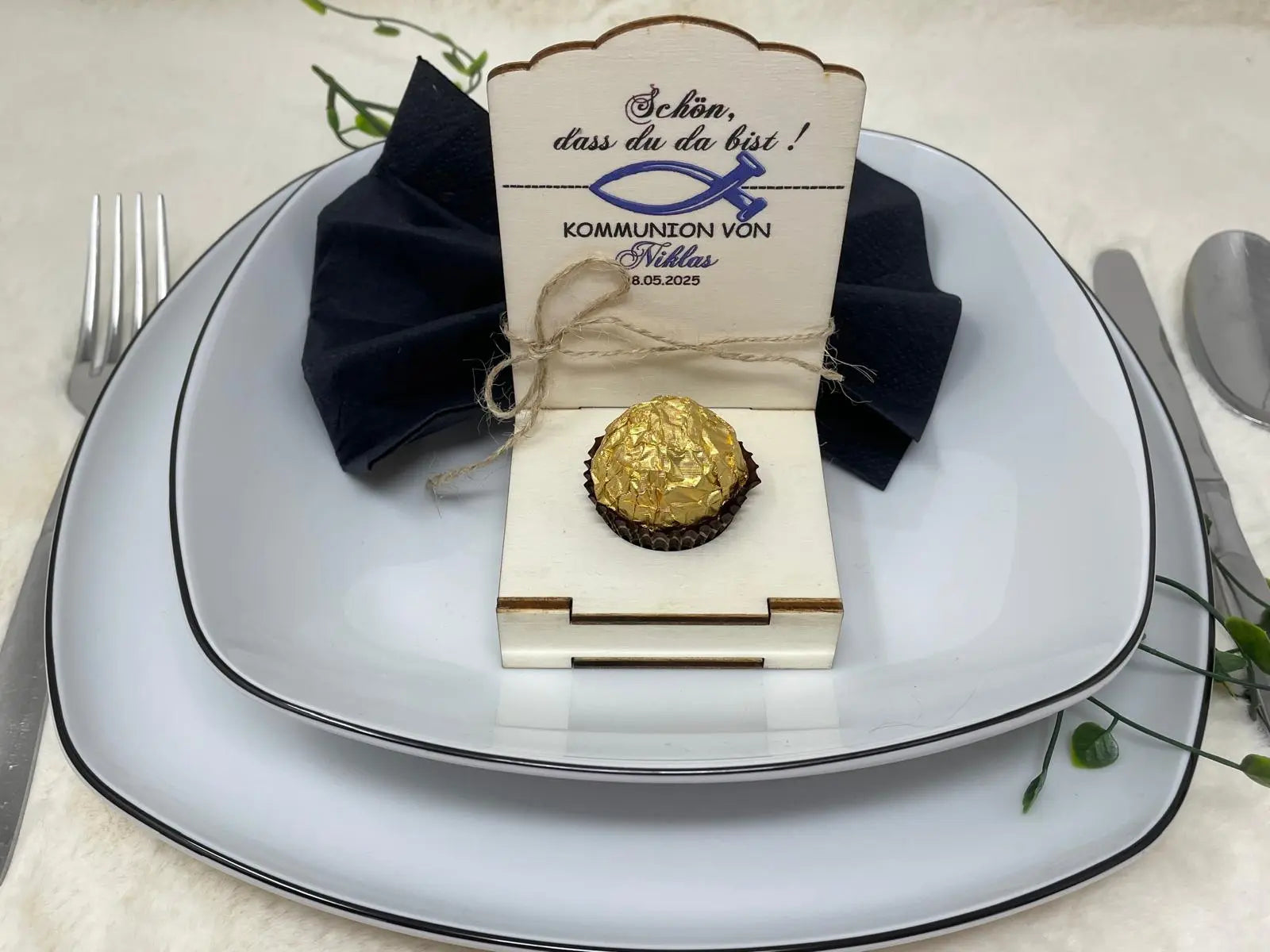 Gastgeschenke Kommunion personalisiert Halter Holz für Schokokugel, Gastgeschenk Taufe, Gastgeschenke Konfirmation, Fisch Tisch Deko Natur Fadensalat-shop