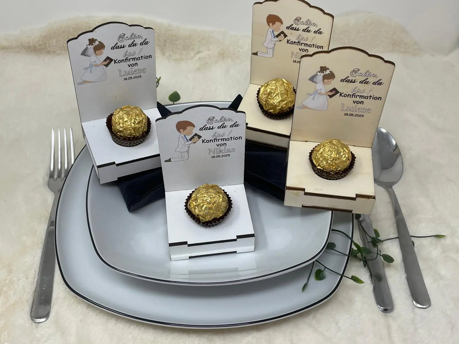 Gastgeschenke Hochzeit 60-tlg - Goldene Acryl Anhänger 'Schön Dass Du Da Bist'