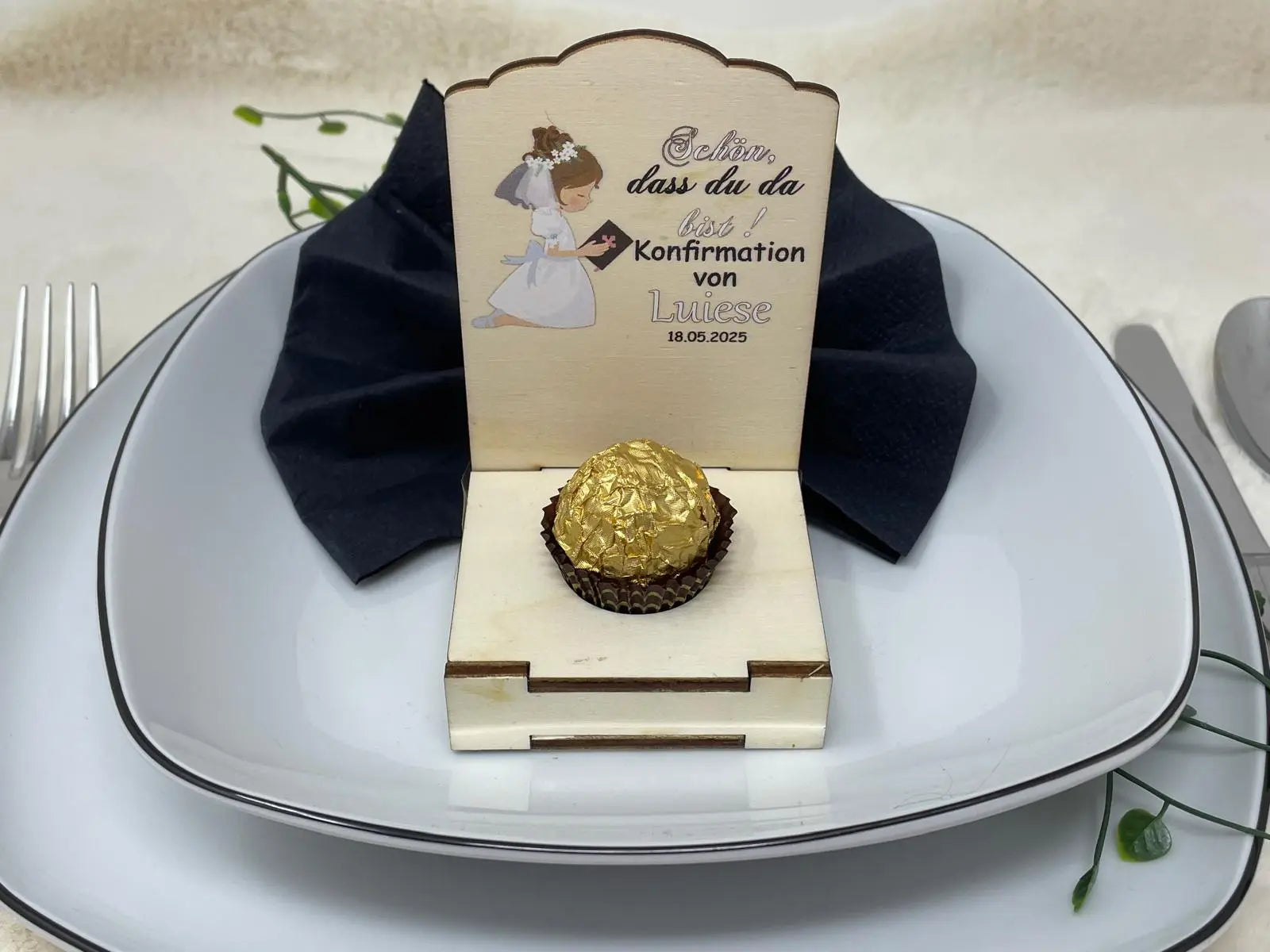 Gastgeschenke Kommunion personalisiert Halter Holz für Schokokugel, Gastgeschenk Taufe, Gastgeschenke Konfirmation, Tisch Deko Gäste Fadensalat-shop