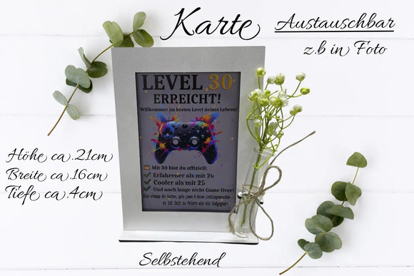 Verpackungsidee: Geburtstagsrahmen mit Geldschein im Röhrchen als kreative Geschenkidee