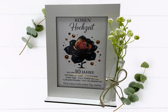 Aufsteller mit schwarzer Rose, Zahlen zur Ehezeit und Gläschen für Geldscheine – Geschenkidee zur Rosenhochzeit