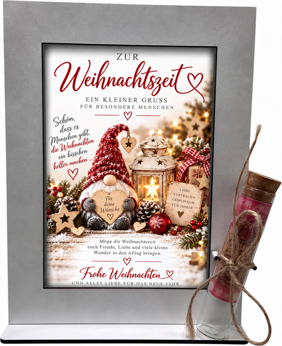 Geld zu Weihnachten verschenken mit Wichtel, Laterne, Tannengrün und Weihnachtskugeln