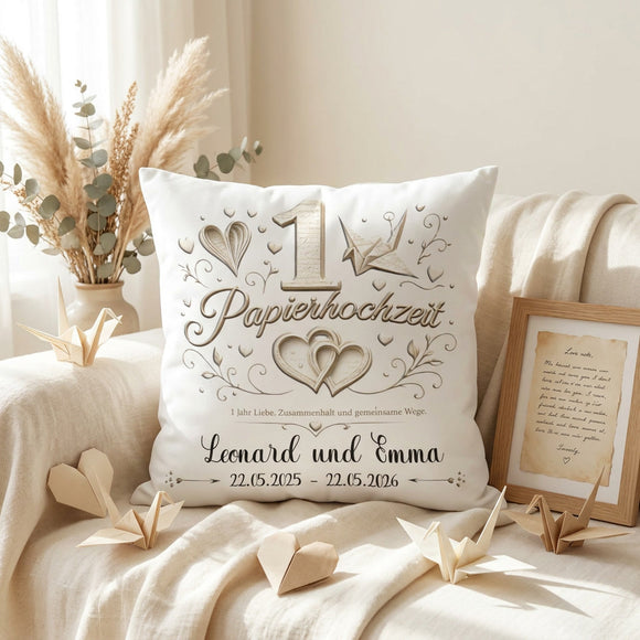 Personalisiertes Kissen zum 1. Hochzeitstag mit Namen des Ehepaares