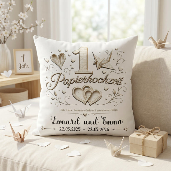 Papierhochzeit Geschenk als individuelles Kissen für den ersten Hochzeitstag