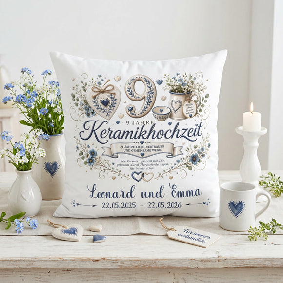 Personalisiertes Kissen zur Keramikhochzeit mit Keramikmotiven und individueller Gestaltung