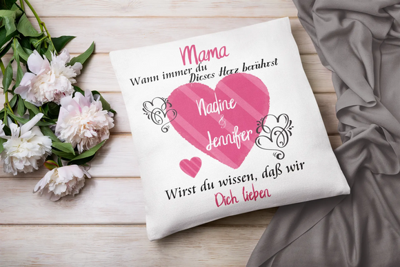 Geschenk für Mama – weißes Kissen mit Herz und personalisierter Widmung