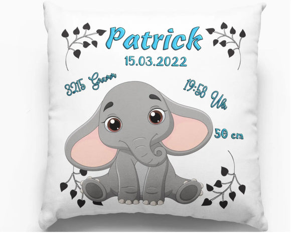 Geburtskissen mit süßem Elefantenmotiv – grauer Baby-Elefant mit großen rosa Ohren, umgeben von Geburtsdaten und schwarzen Blätterranken.