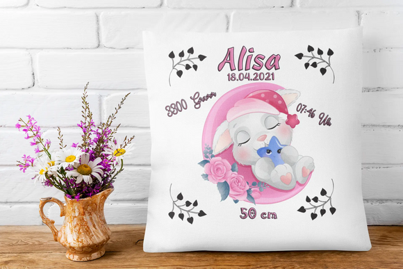 Geschenkidee zur Geburt mit Katzenbaby und Sternchen – liebevoll illustriertes Katzenmotiv mit Herzpfötchen, floralen Details und personalisierbaren Geburtsdaten.