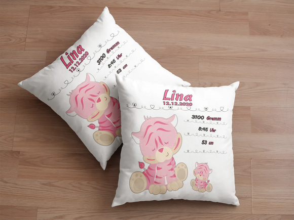 Kuschelkissen mit süßem Tierduo in rosa Tönen und verspieltem Design – ideales Geschenk zur Geburt mit individuellem Aufdruck.