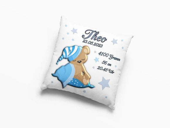 Kissen zur Geburt mit niedlichem Teddybär in Blau, Schlafmütze und Sternen – personalisierbar mit Geburtsdaten