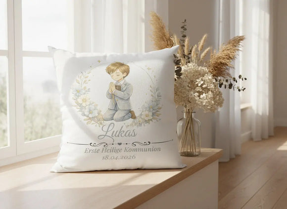 Geschenk zur Erstkommunion personalisiert – Kissen mit betendem Jungen
