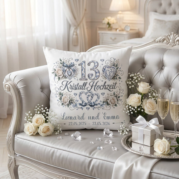 Geschenk 13. Hochzeitstag – personalisiertes Kissen zur Kristallhochzeit mit Kristallherzen und Namen