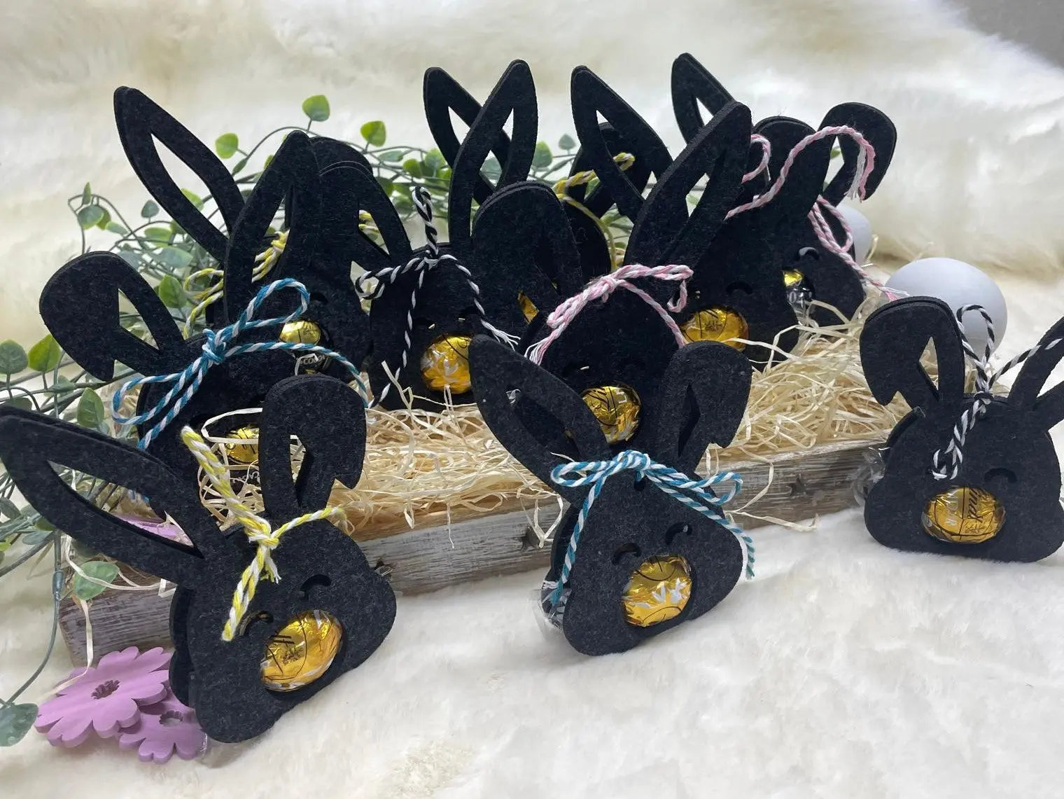 Filz-Schokohalter in Hasenform als Tischdeko oder Gastgeschenk zu Ostern