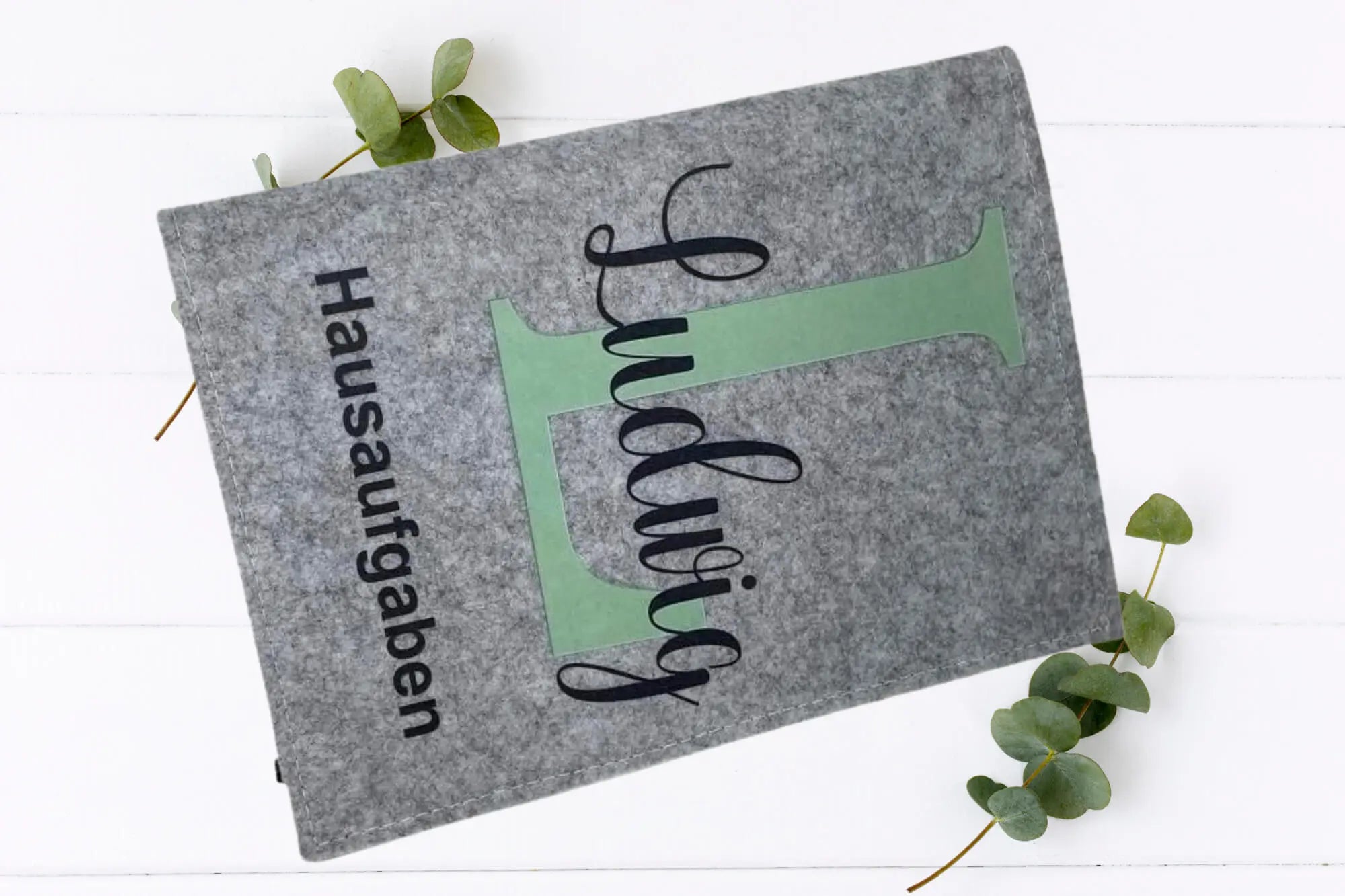 Personalisiertes Geschenk Schulanfang – Hausaufgabenheft Hülle Jungen