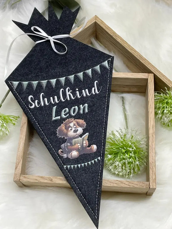 Individuelle Zuckertüte aus Filz – Geschenk zur Einschulung für Kinder mit Tierillustration