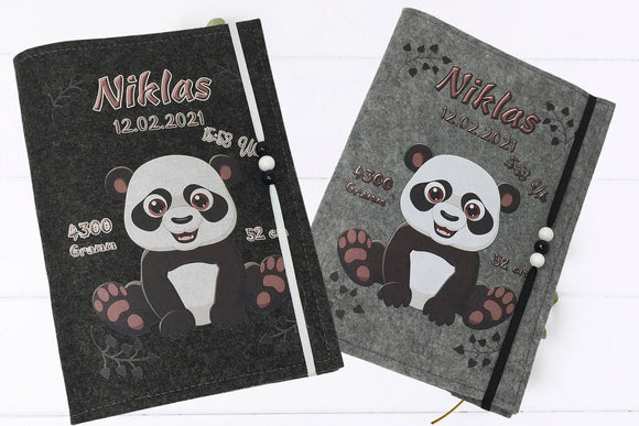 Robuste U-Heft-Hülle aus Filz mit Panda-Motiv – ideal als personalisiertes Geschenk zur Geburt.
