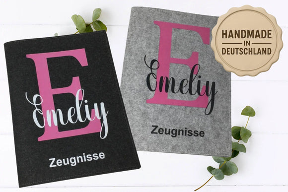 Zeugnismappe mit großem pinkem E und Emeliy – personalisierte Filzmappe für Mädchen, ideal für Schule und Geschenke.