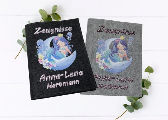 Dunkelgraue und hellgraue Filz-Zeugnismappe mit personalisiertem Meerjungfrau-Design und dem Namen