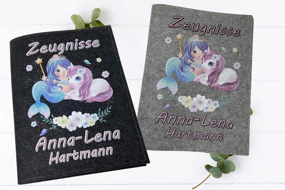 Zauberhafte Schulmappen mit Einhorn und Meerjungfrau auf Blumenwiese – auf Filz in Hell- und Dunkelgrau
