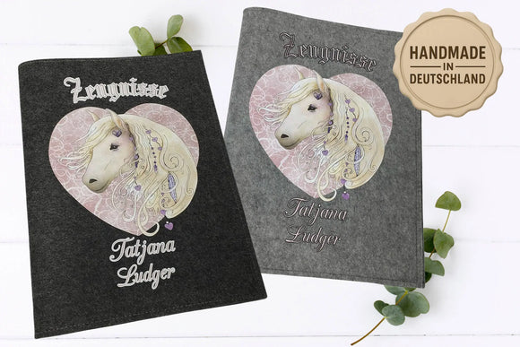 Individuell bedruckte Pferde-Zeugnismappen mit verspieltem Herzmotiv – perfekt für kleine Reiterinnen und Tierfreundinnen