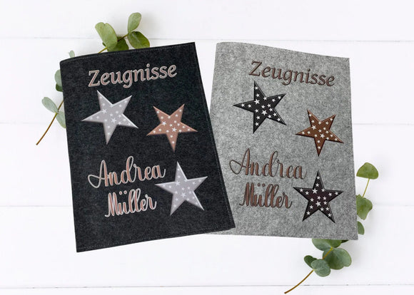 Modernes und schlichtes Design: Zeugnismappe mit Namenspersonalisierung und dreifarbigen Sternen – ideal für Mädchen und Jungen