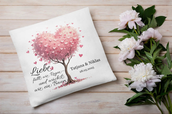 Herzbaum-Kissen 40×40 cm als Hochzeitsgeschenk – personalisiert mit Wunschtext, Namen und Datum
