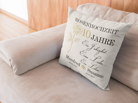 Individuell bedrucktes Rosenhochzeit-Kissen mit Spruch und Datum – ideal für Paare zum Hochzeitstag