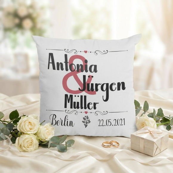 Personalisiertes Hochzeitskissen mit Namen und Hochzeitsdatum als romantisches Geschenk zur Hochzeit für das Brautpaar