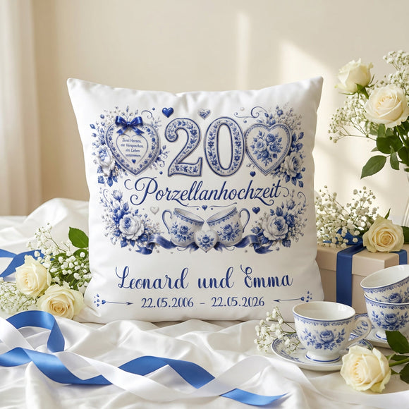 Geschenk Porzellanhochzeit – personalisiertes Kissen mit Namen und Datum zum 20. Hochzeitstag