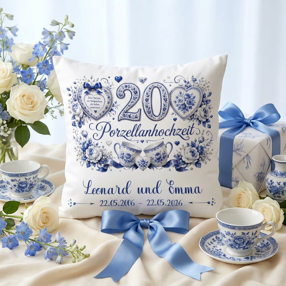 Geschenk Porzellanhochzeit – personalisiertes Kissen mit Namen und Datum