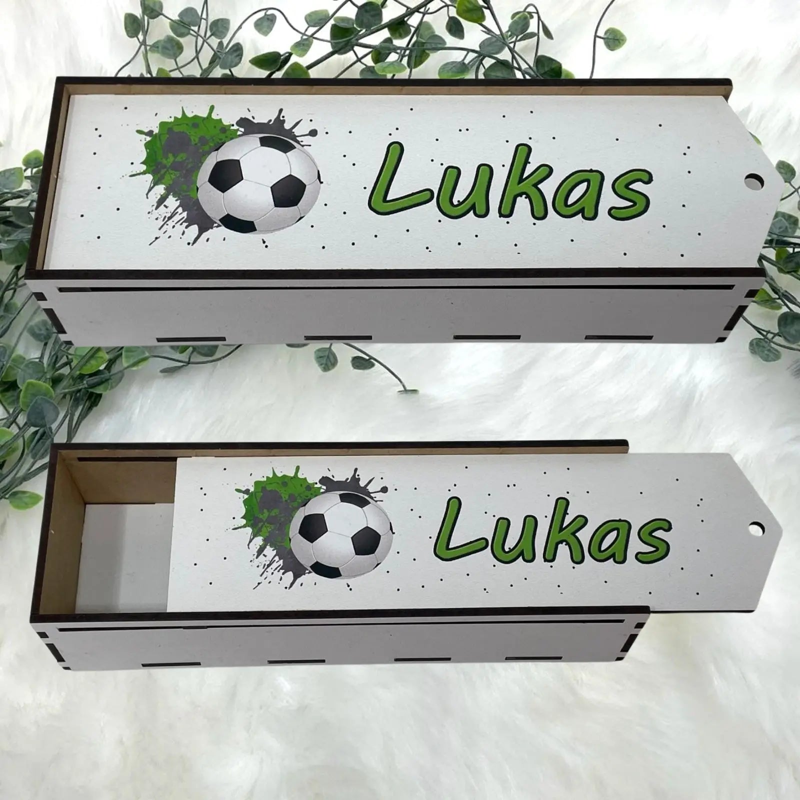Kinder-Stiftehalter aus Holz mit sportlichem Design für Fußballfans