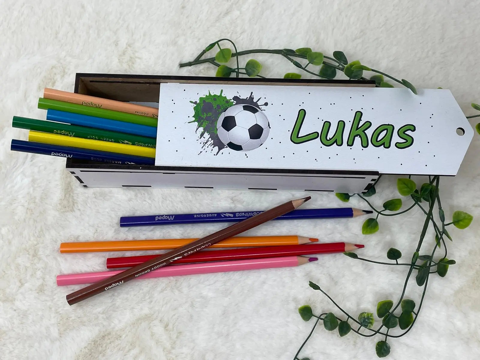 Stiftebox aus Holz mit Fußballspritzer-Design, ideal für sportbegeisterte Kinder