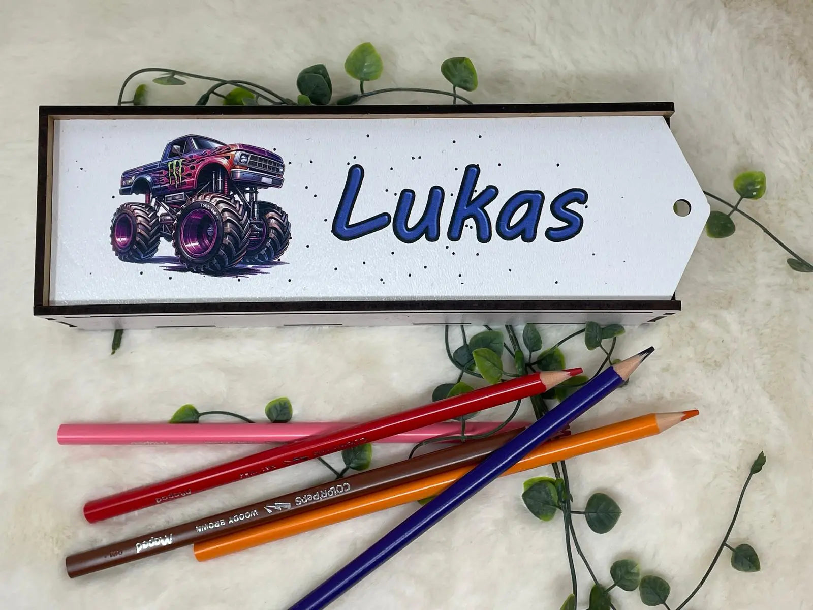 Stiftebox aus Holz Personalisiert | Geschenk Einschulung | Federmäppchen Holzbox stifte etui | Stiftehalter Schulanfang | Mädchen und Junge | Monstertruck Fadensalat-shop